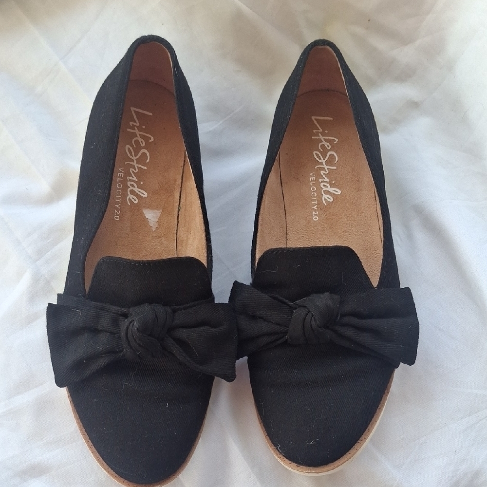 Life Stride Black Knot Detail Flats Size 6.5